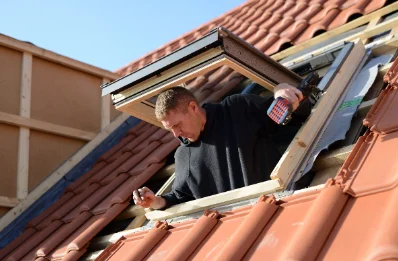 Pose de fenêtres de toit Velux à Casteil